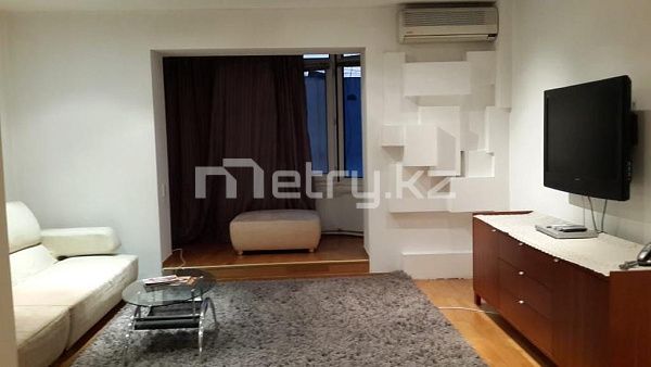 Просторная евро-двушка (80 м²) с видом на горы в Самал-2