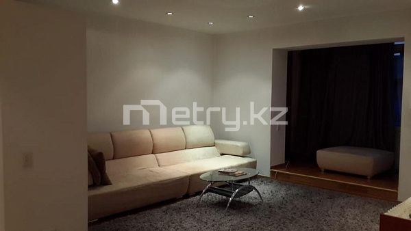 Просторная евро-двушка (80 м²) с видом на горы в Самал-2